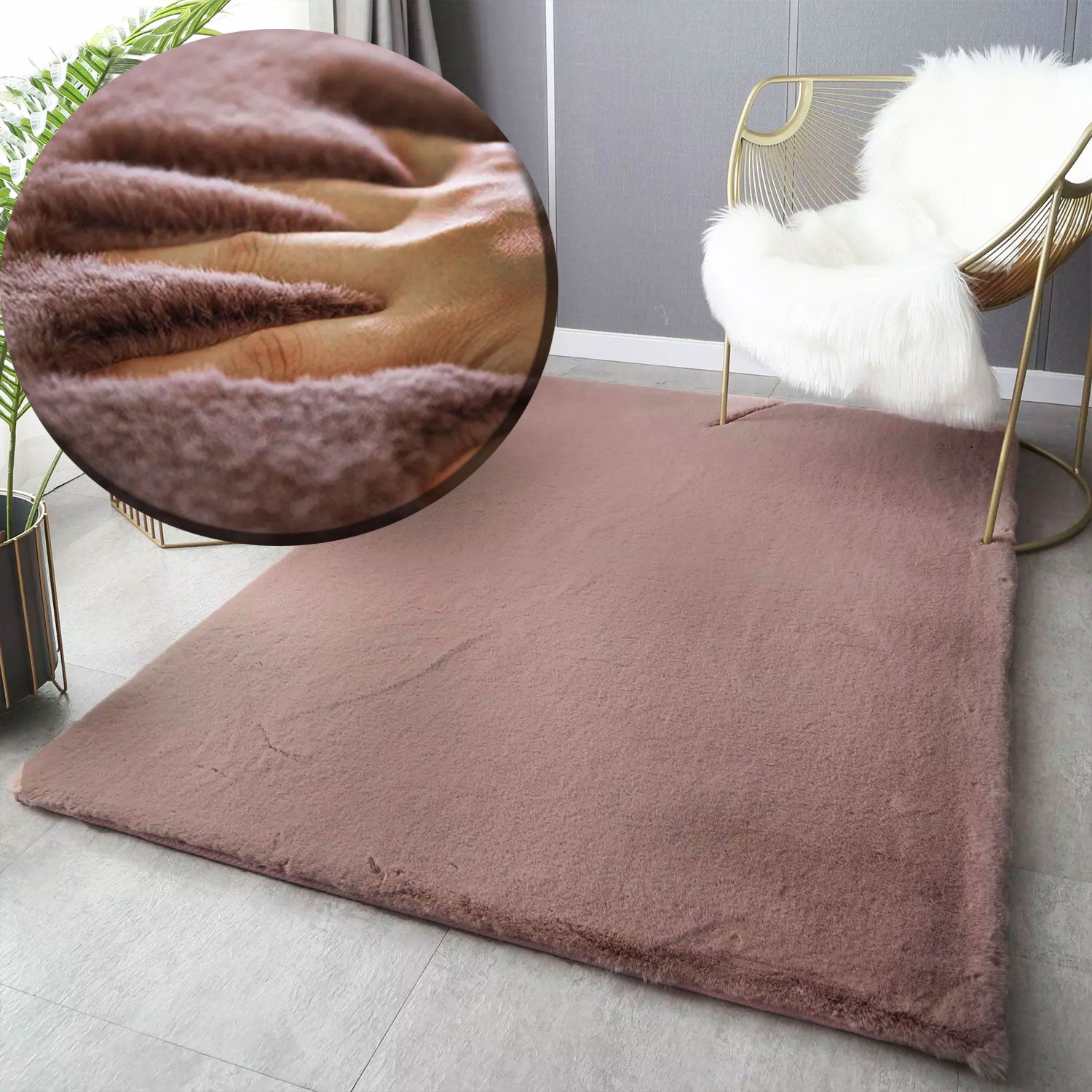 Faux fur rug in antique rose, extremely fluffy, silky sheen