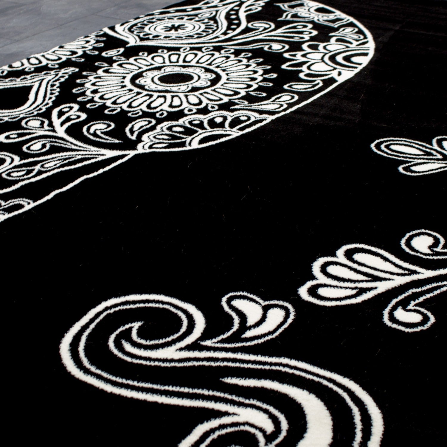 Teen room, children's room, living room, bedroom, black skull motif