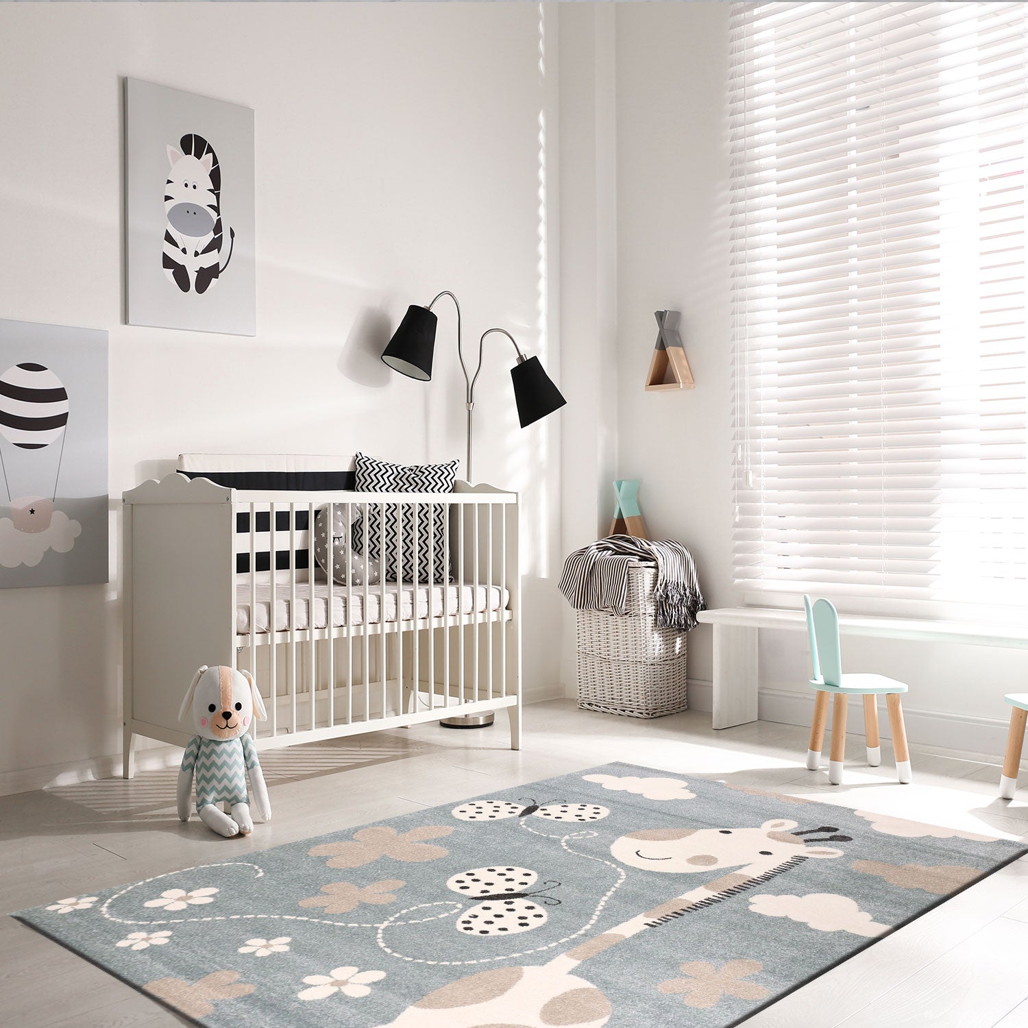 Giraffe children's rug with butterfly and flowers | Children's rug for girls and boys | Blue rug for children's rooms | Children's room rugs