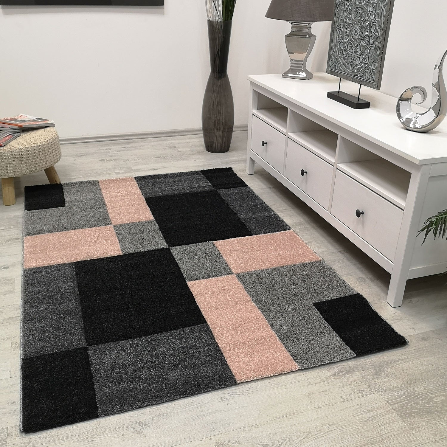 Teppich modern kariert patchwork rosa pink schwarz grau anthrazit mit Konturenschnitt Wohnzimmer-zoom-1