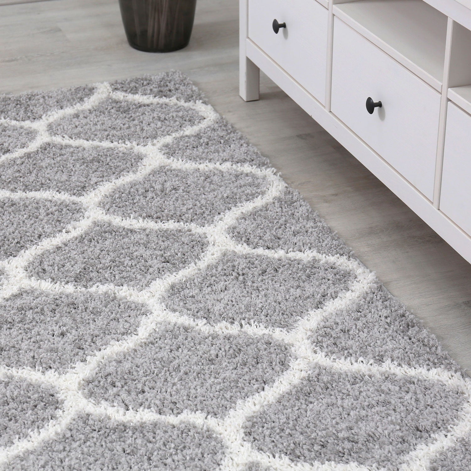 High-pile rug, shaggy Moroccan diamond pattern, living room decor, grey, cream, soft, robust, ethnic-zoom-3