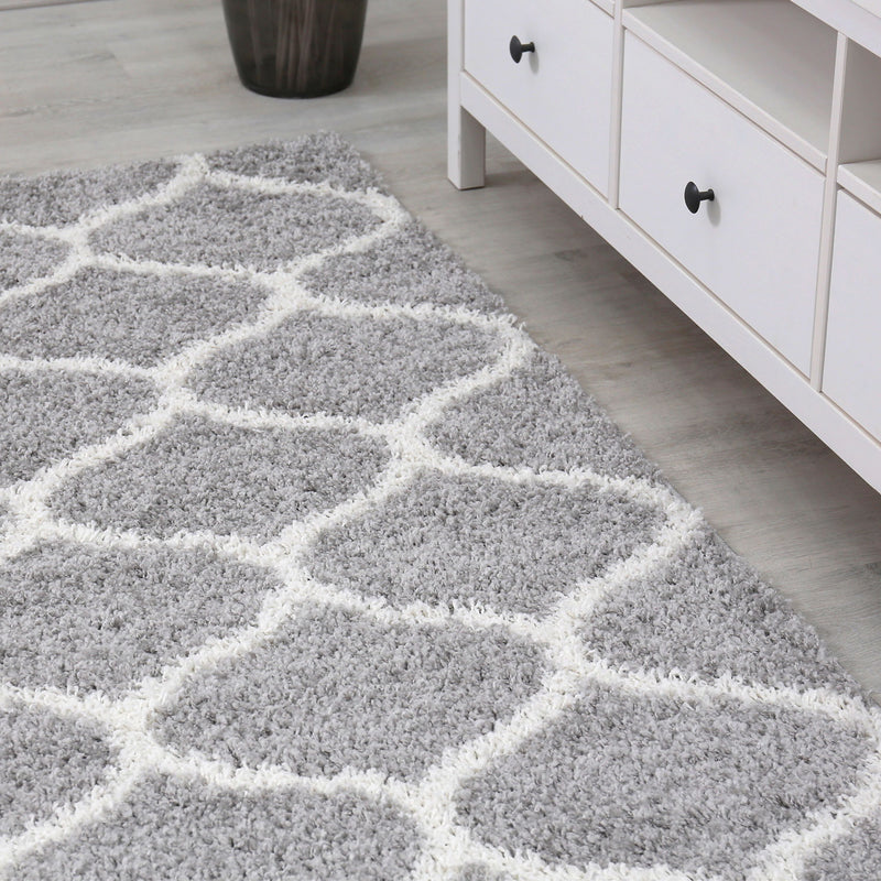 High-pile rug, shaggy Moroccan diamond pattern, living room decor, grey, cream, soft, robust, ethnic-zoom-