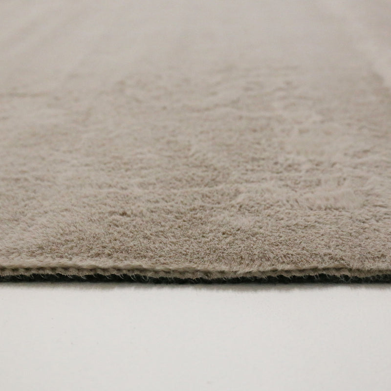 Carpet for living room/bedroom: Fluffy, short pile – washable and suitable for underfloor heating-zoom-