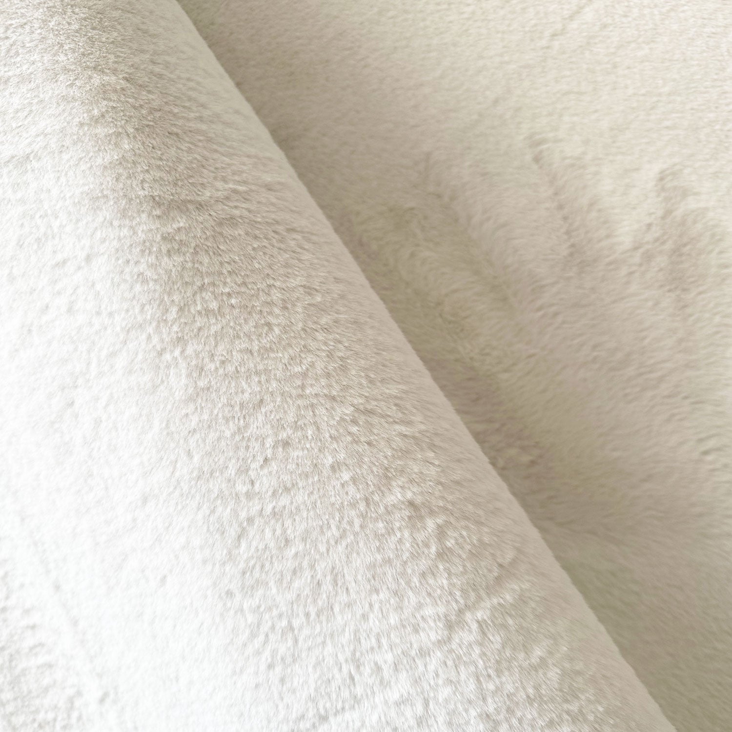 Carpet for living room/bedroom: Fluffy, short pile – washable and suitable for underfloor heating-15