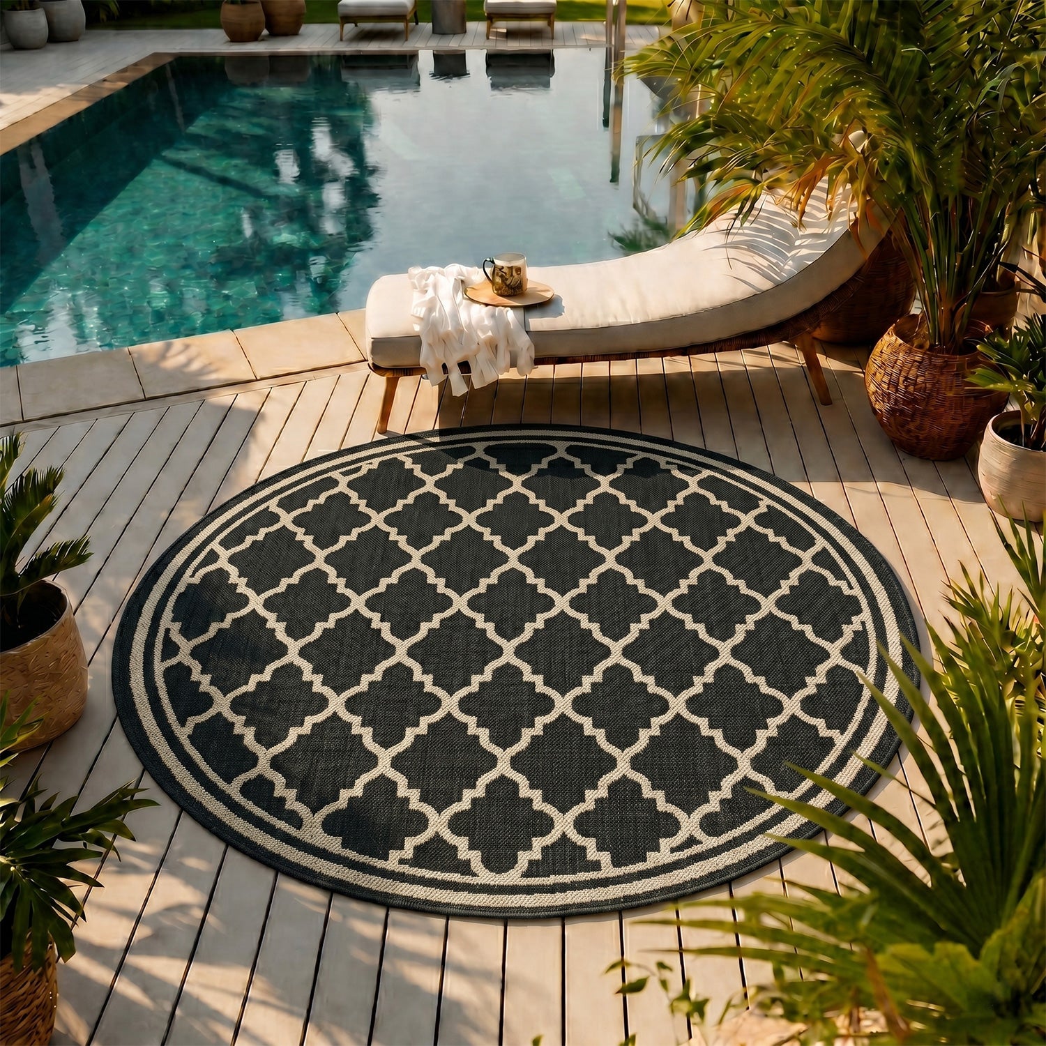 Indoor and outdoor flatweave carpet for patios, balconies, and conservatories; durable, with a Moroccan-inspired design-13