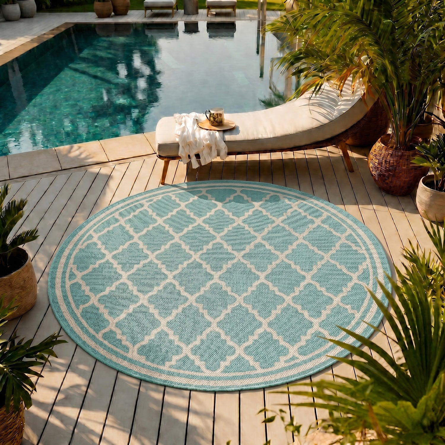 Indoor and outdoor flatweave carpet for patios, balconies, and conservatories; durable, with a Moroccan-inspired design-zoom-6