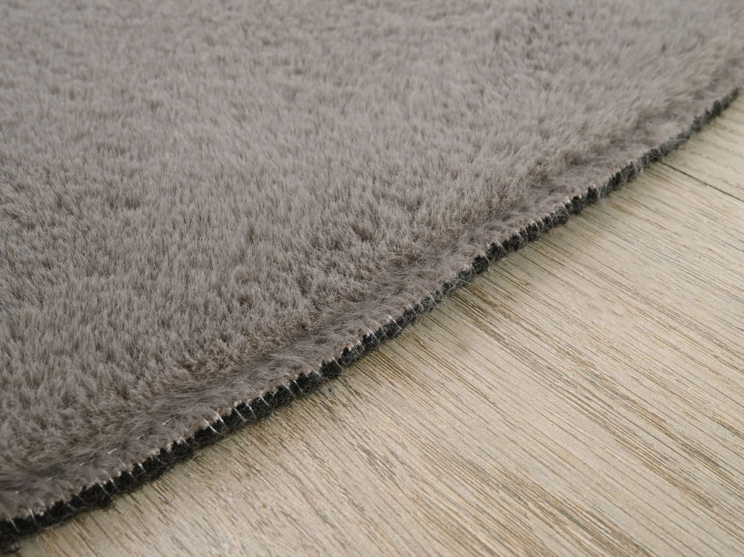 Carpet for living room/bedroom: Fluffy, short pile – washable and suitable for underfloor heating-zoom-8